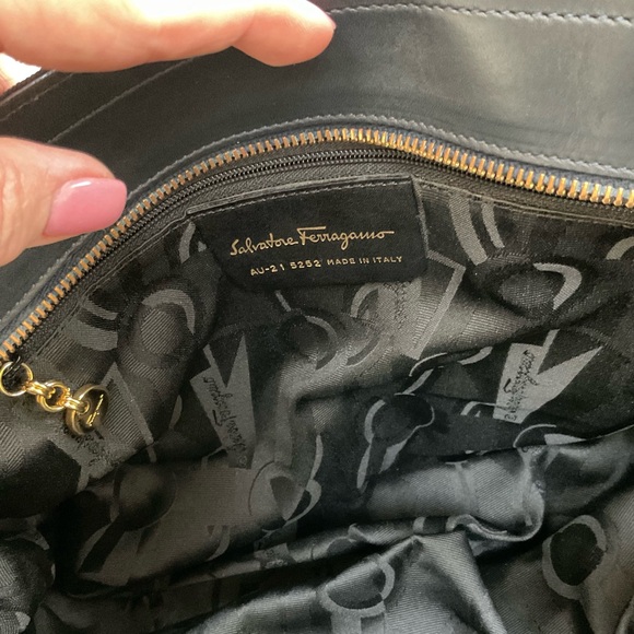 Salvatore Ferragamo Navy Canvas & Leather Shoulder Bag - Picture 6 of 7